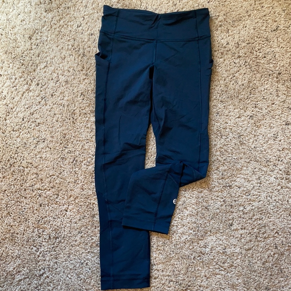 Lululemon Navy Size 2 Speed Crop Leggings